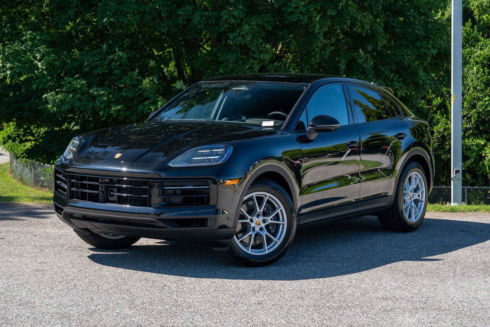 New 2026 Porsche Cayenne Coupe AWD/4WD image 1