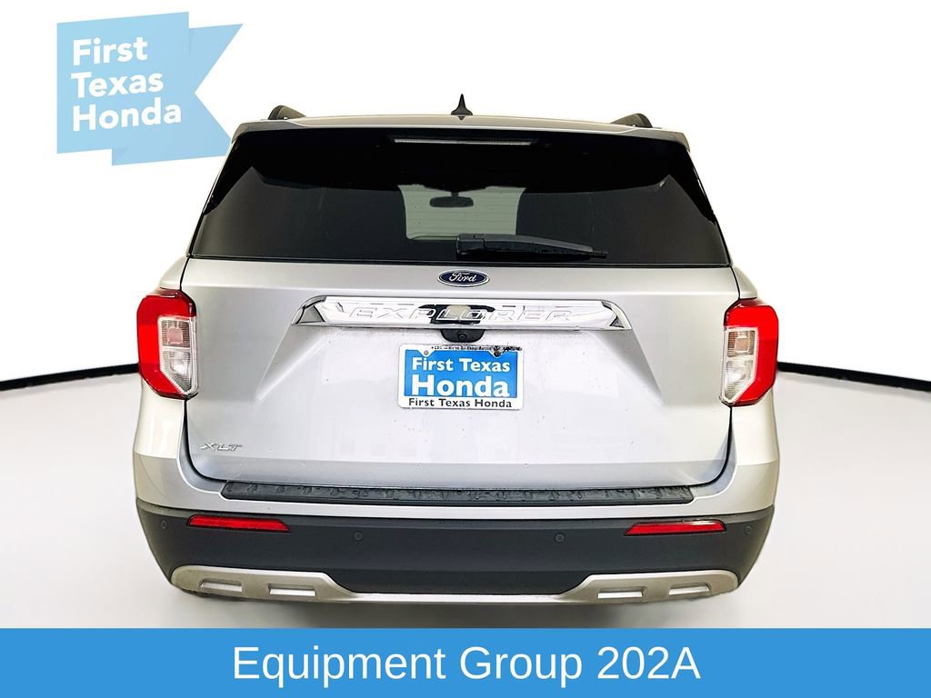 Used 2023 Ford Explorer XLT w/ Equipment Group 202A image 7