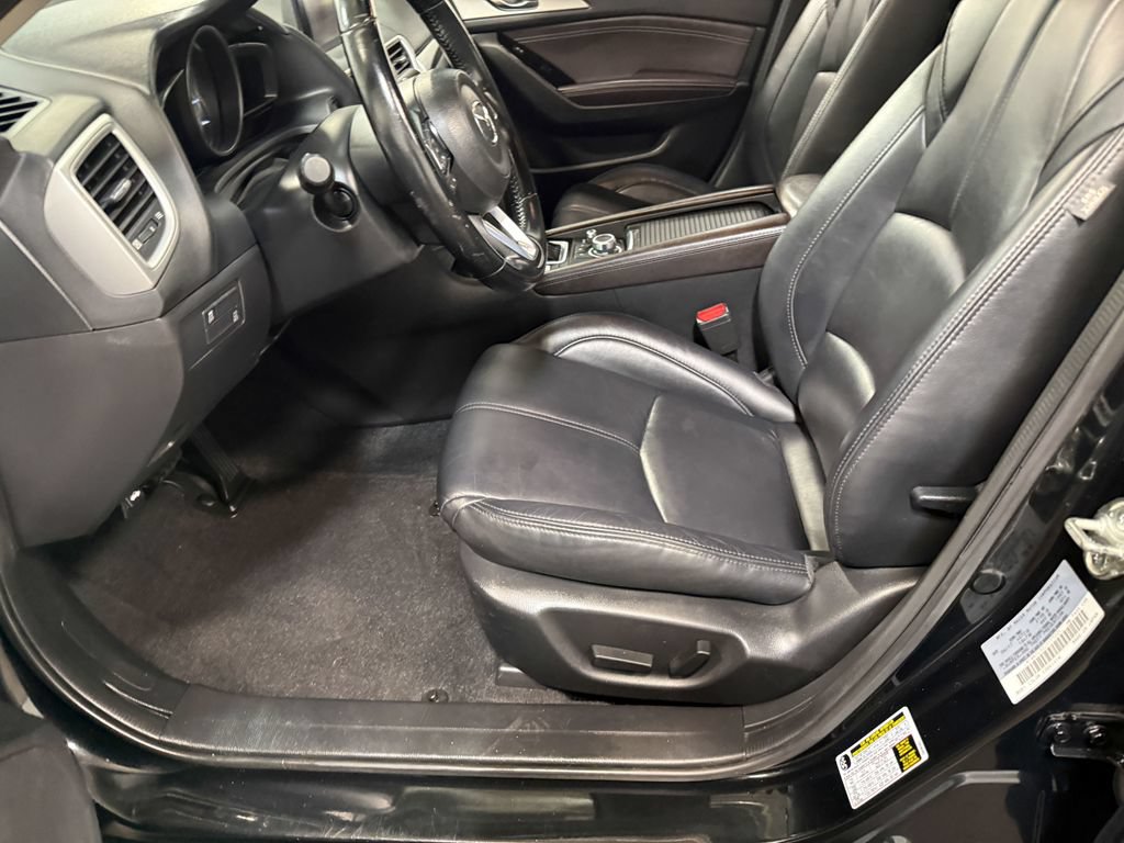Used 2018 MAZDA MAZDA3 Touring FWD image 55