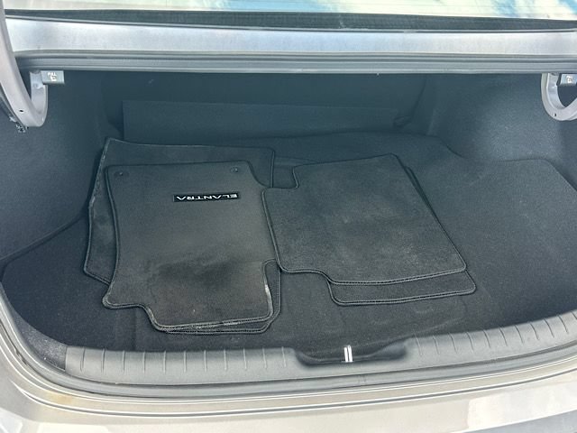 Certified 2024 Hyundai Elantra SE FWD image 12