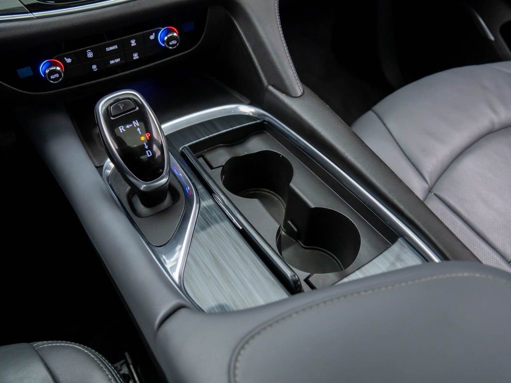 Used 2019 Buick Enclave Essence w/ LPO, Sport Appearance Package image 29