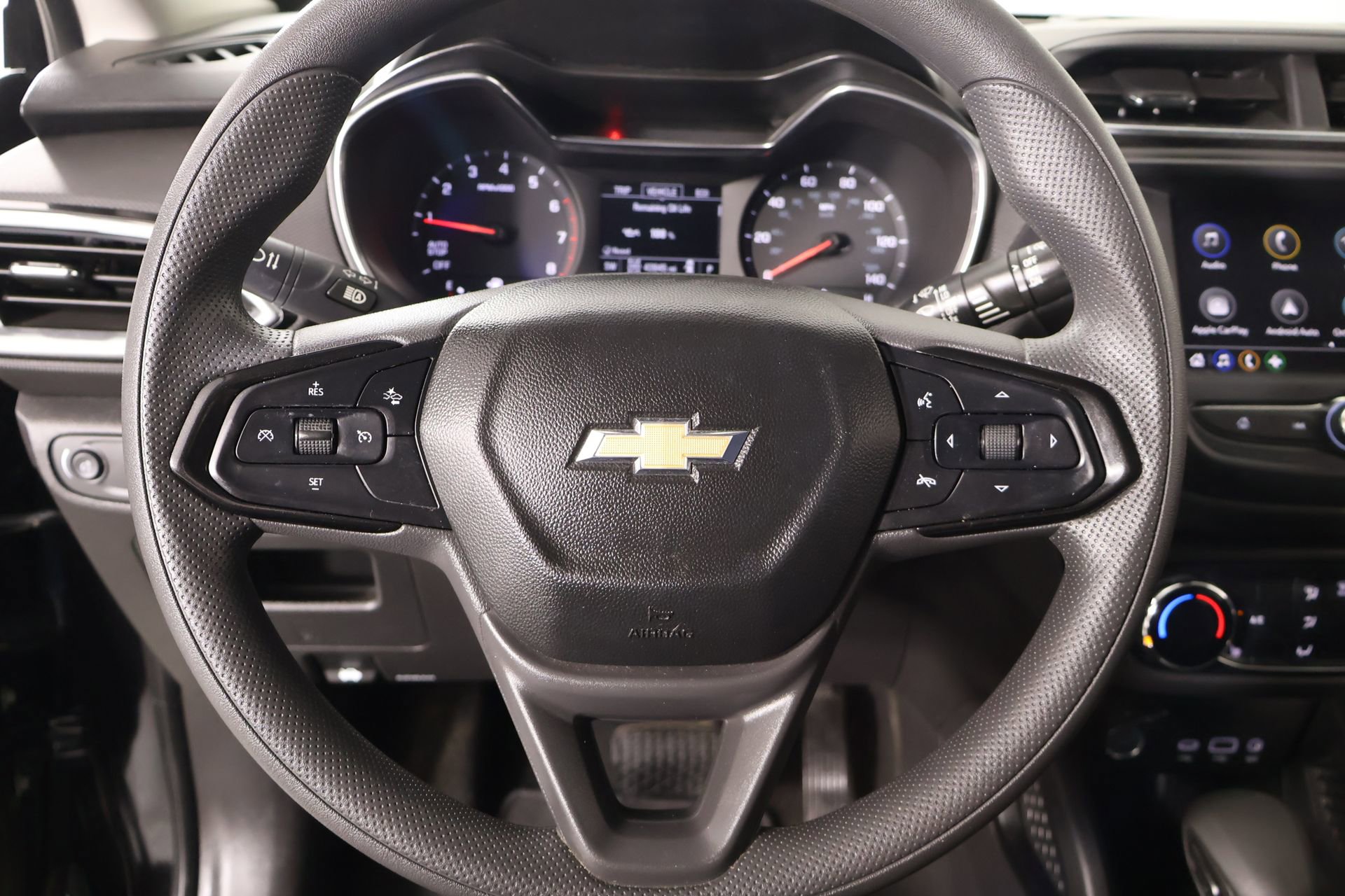 Used 2022 Chevrolet TrailBlazer LT AWD/4WD image 3
