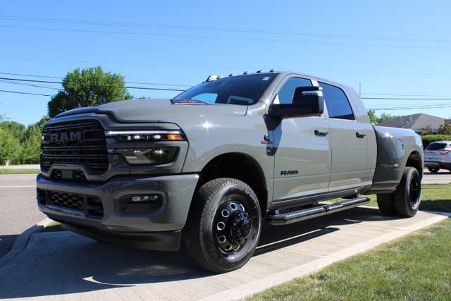 New 2026 RAM 3500 Laramie w/ Night Edition AWD/4WD image 11