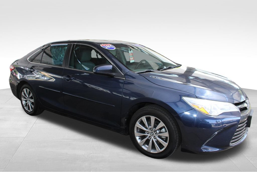 Used 2015 Toyota Camry XLE w/ Moonroof Package FWD image 19