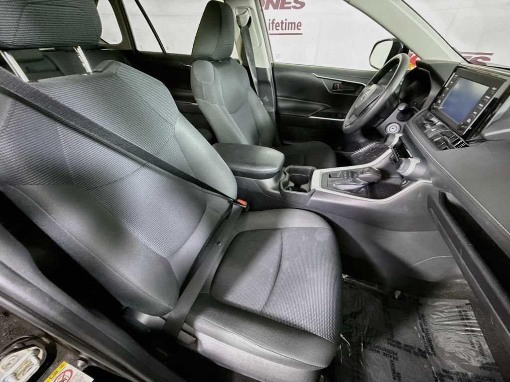 Certified 2019 Toyota RAV4 LE w/ All Weather Liner Package AWD/4WD image 29