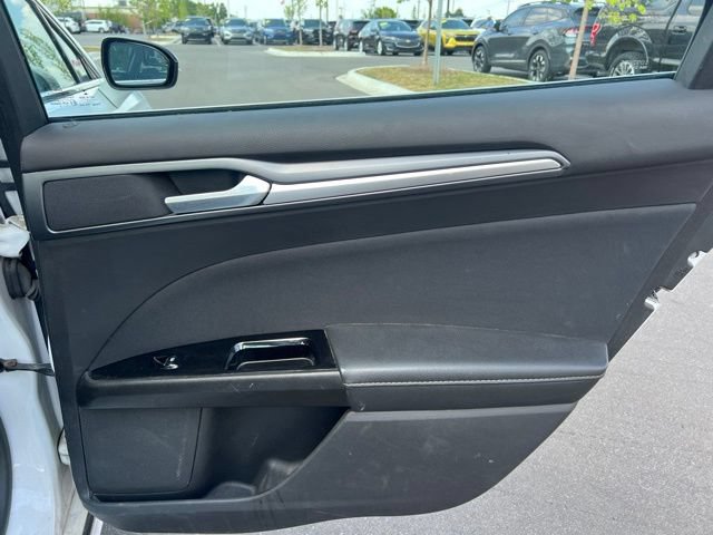 Used 2015 Ford Fusion SE FWD image 10
