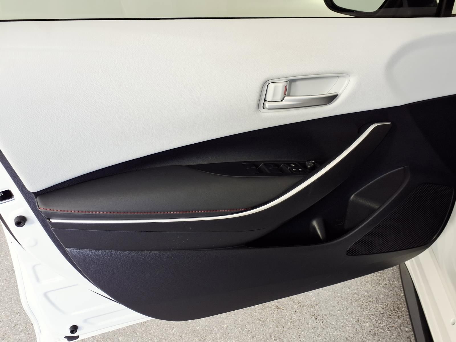 Used 2023 Toyota Corolla SE image 14