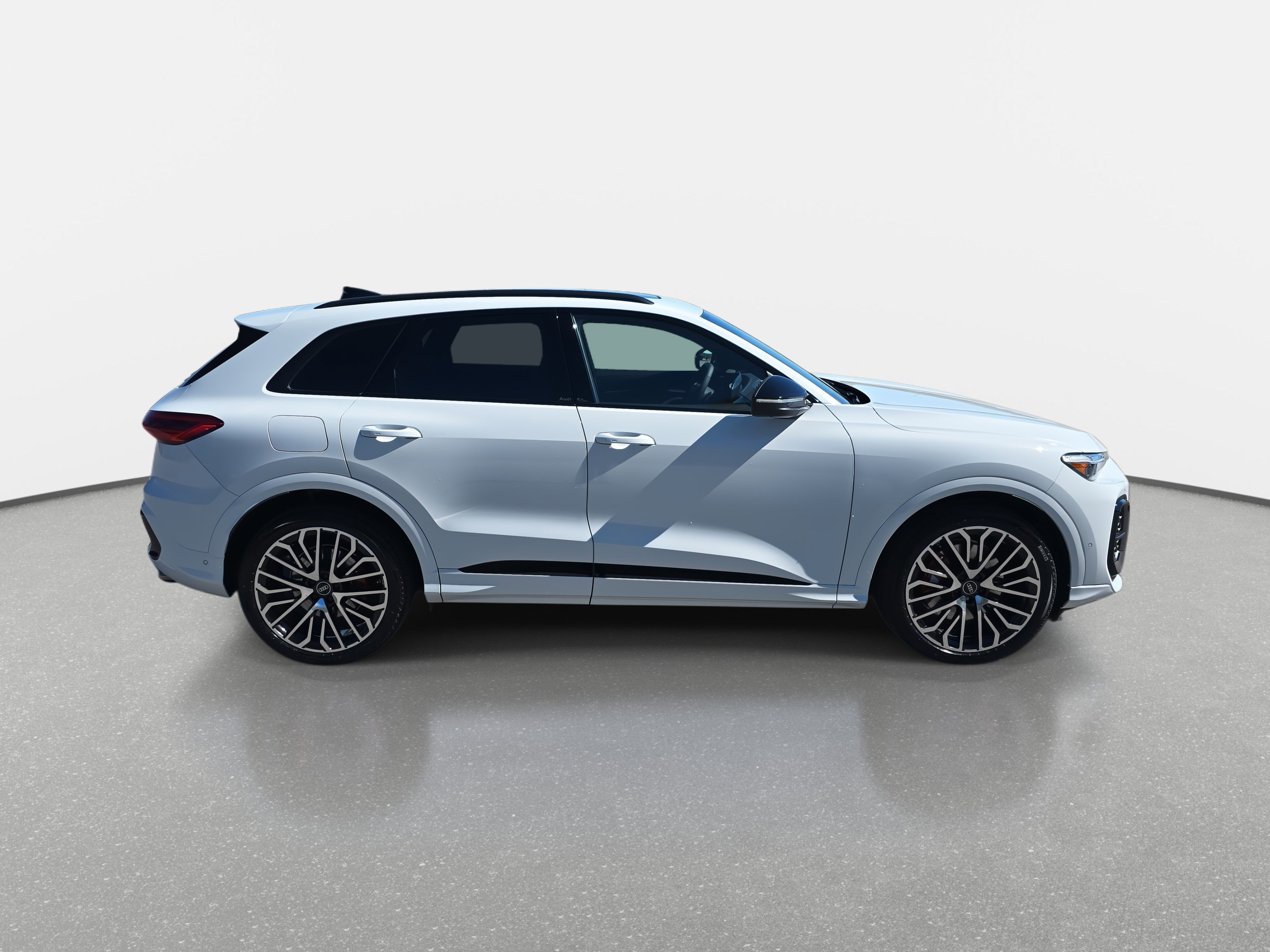 New 2025 Audi SQ5 Premium Plus image 4
