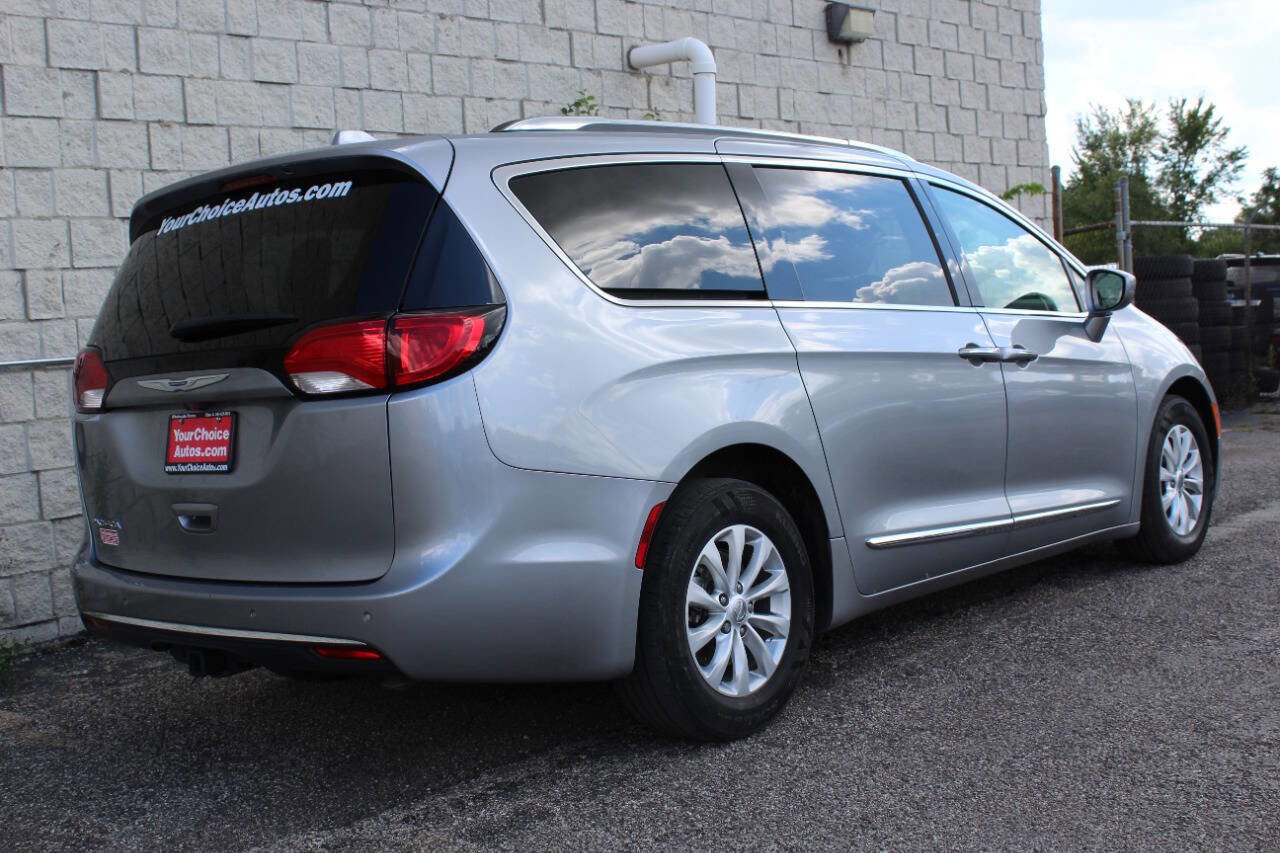 Used 2018 Chrysler Pacifica Touring-L Plus image 6