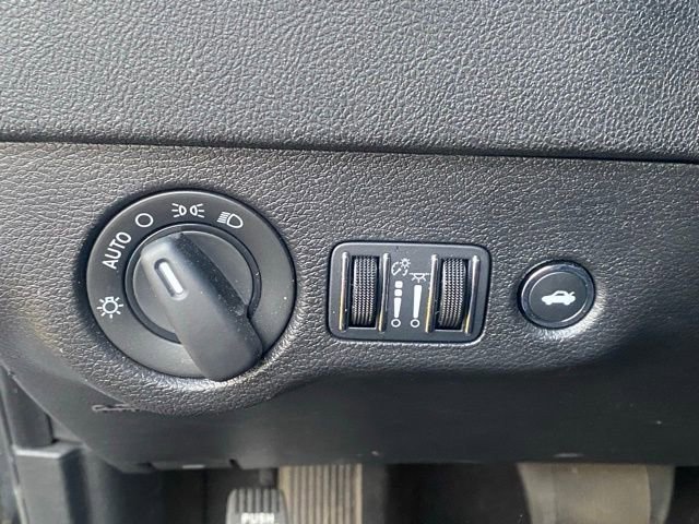 Used 2023 Dodge Charger R/T w/ Blacktop Package image 15