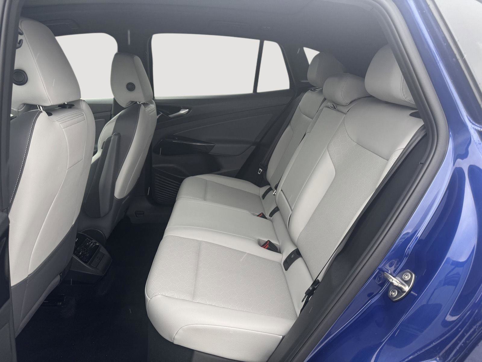 Used 2021 Volkswagen ID.4 Pro S w/ Gradient Package image 13