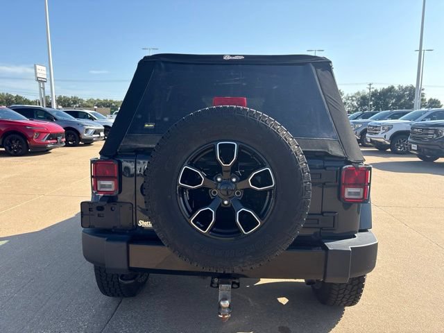 Used 2017 Jeep Wrangler Unlimited Sahara AWD/4WD image 4