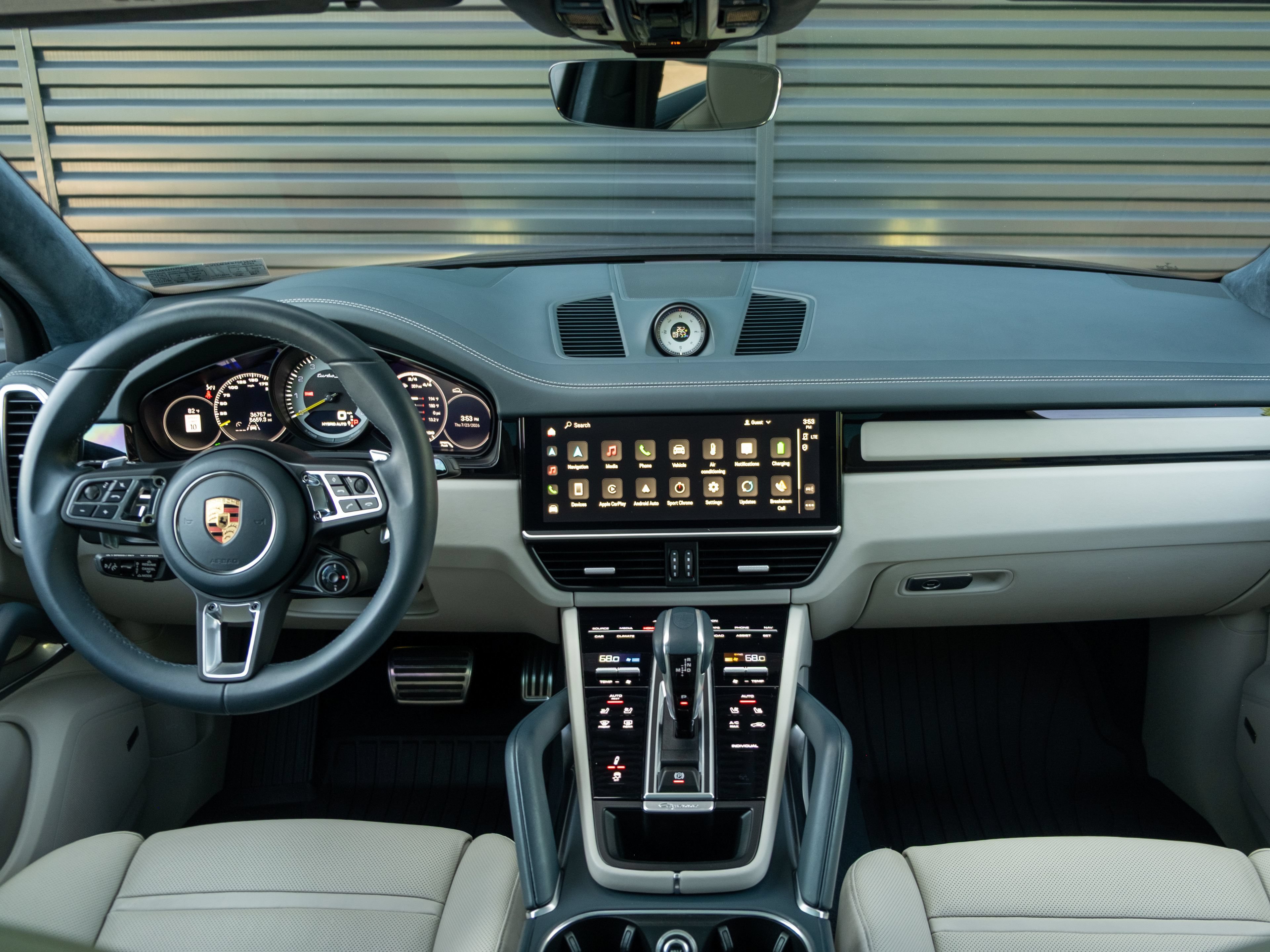 Certified 2023 Porsche Cayenne Turbo S AWD/4WD image 6