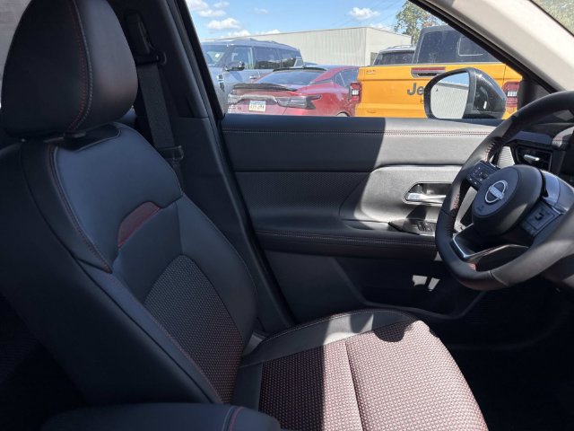 New 2027 Nissan Kicks SR FWD image 13