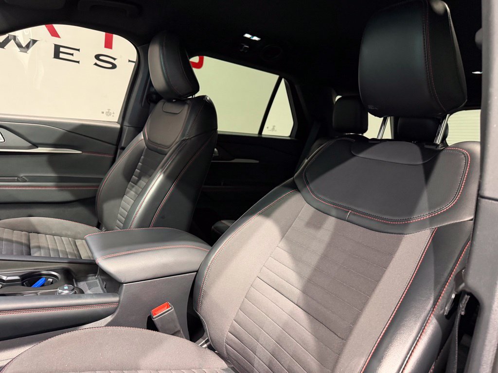 Used 2025 Ford Explorer ST-Line RWD image 29