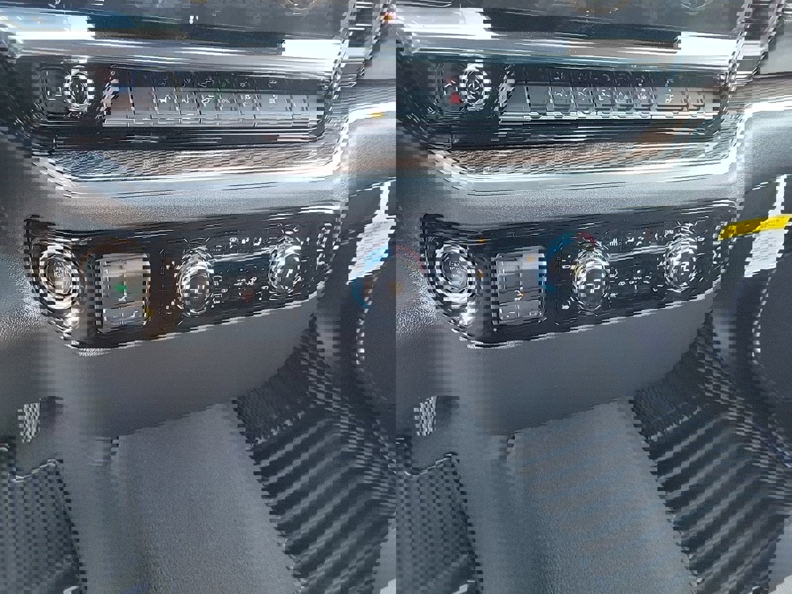 New 2026 GMC Sierra 1500 Elevation image 17