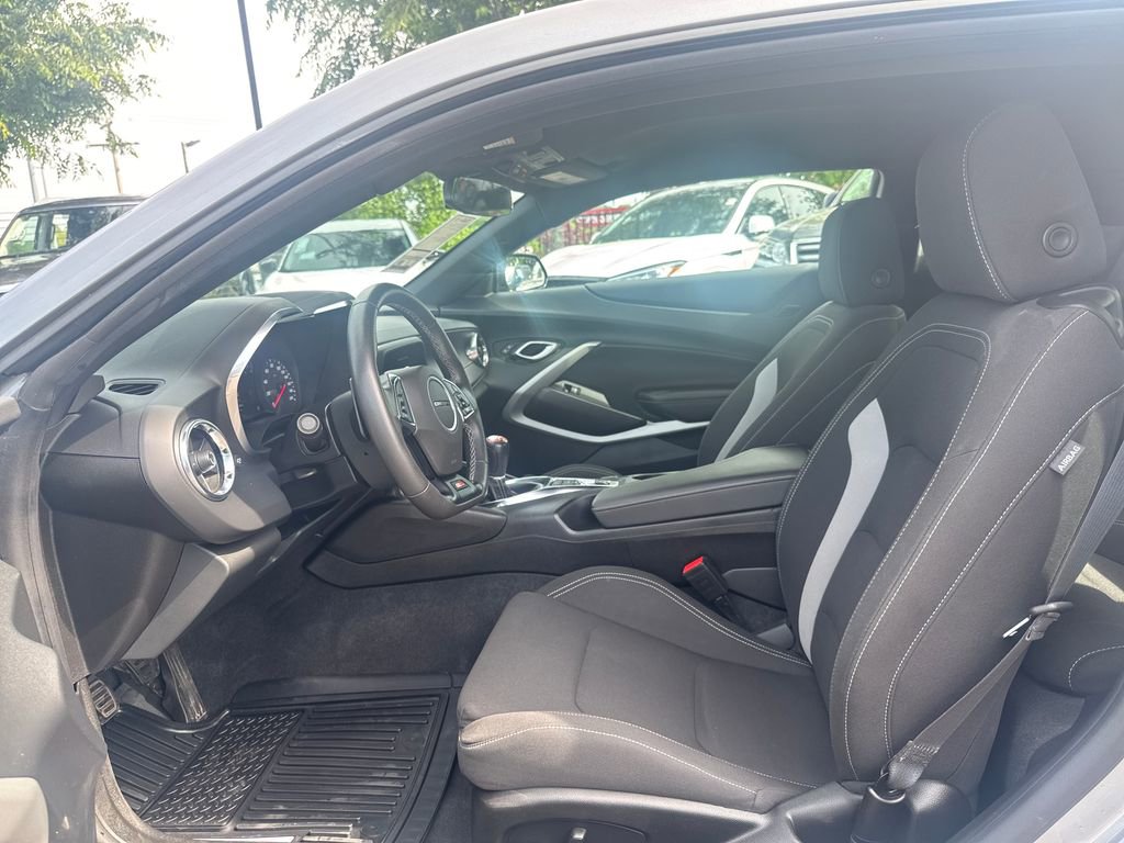 Used 2023 Chevrolet Camaro SS RWD image 9