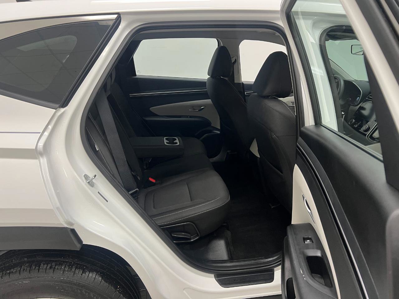 Used 2024 Hyundai Tucson SE image 31