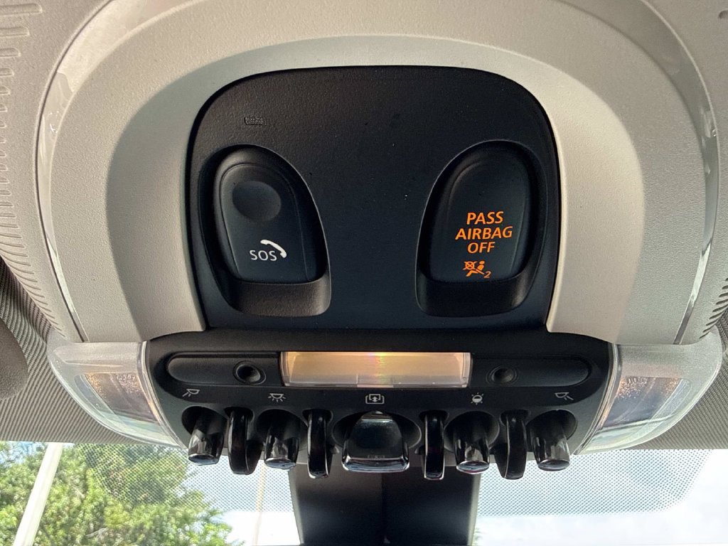 Used 2022 MINI Cooper SE FWD image 33