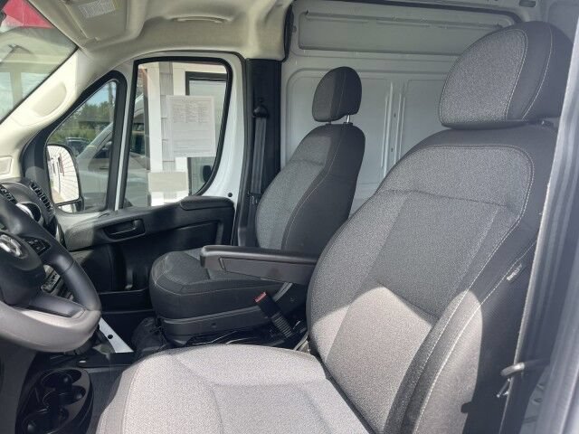 Used 2025 RAM ProMaster 2500 w/ Convenience Group FWD image 10