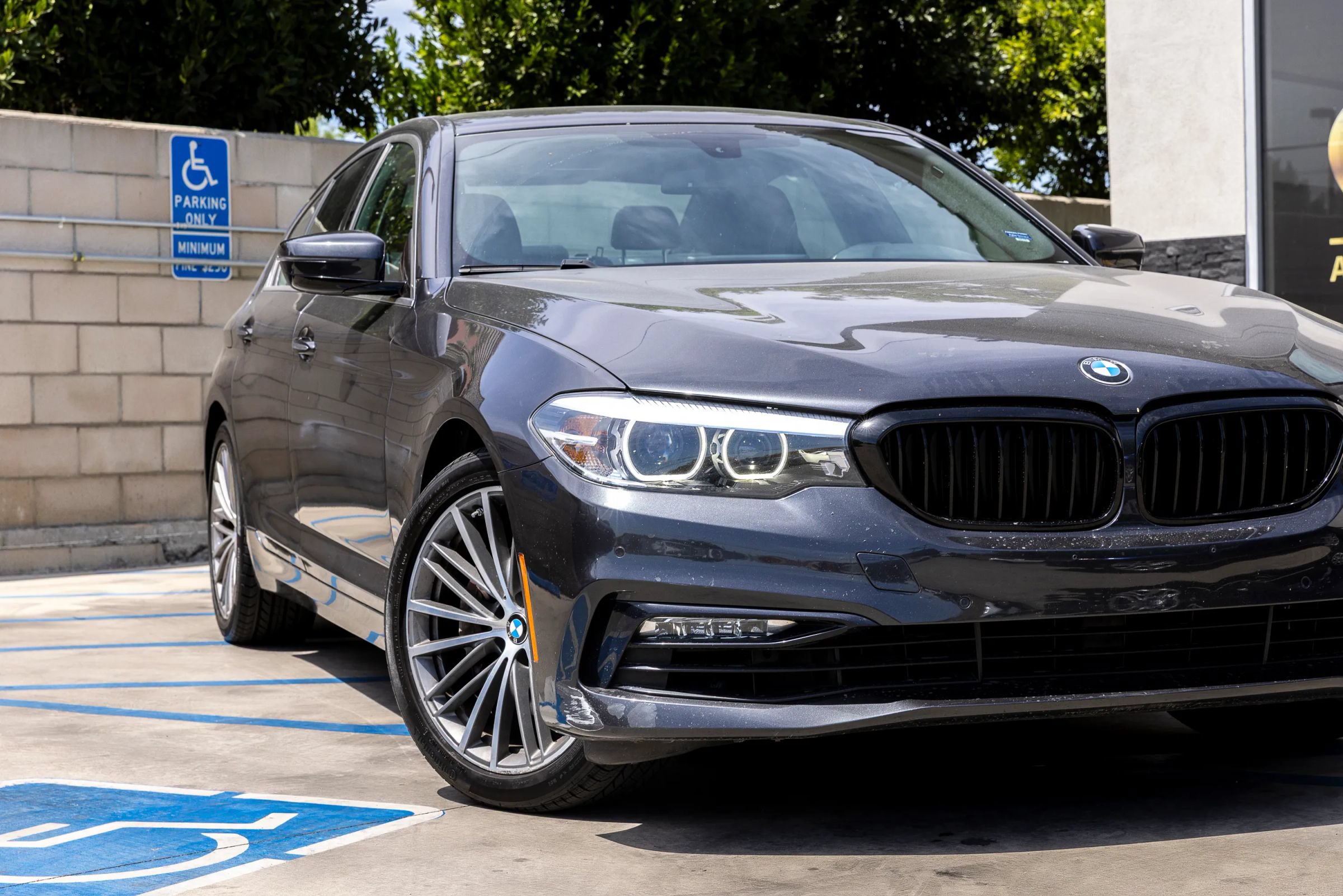 Used 2018 BMW 540i RWD image 3