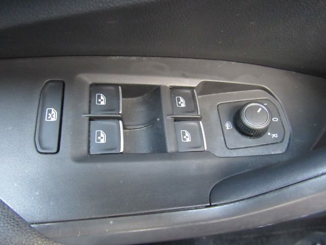 Used 2023 Volkswagen Jetta Sport image 29