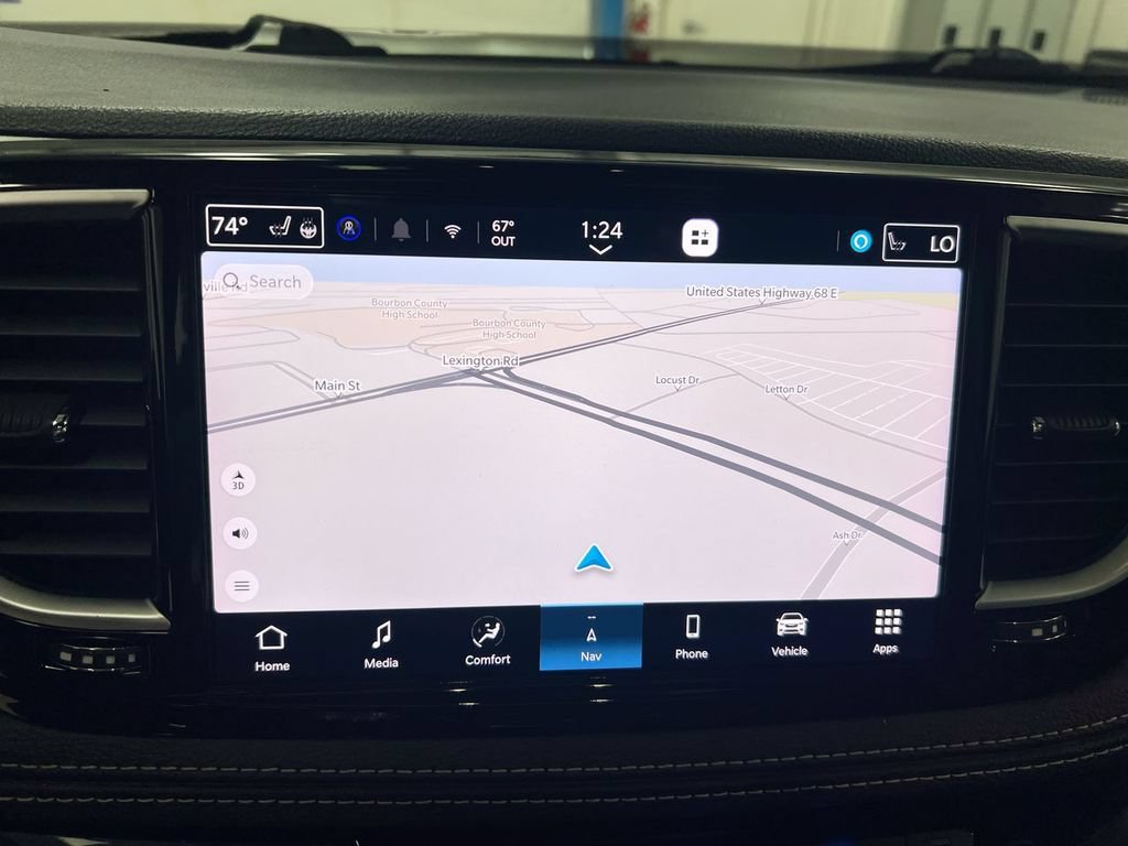 Used 2025 Chrysler Pacifica Limited FWD image 15