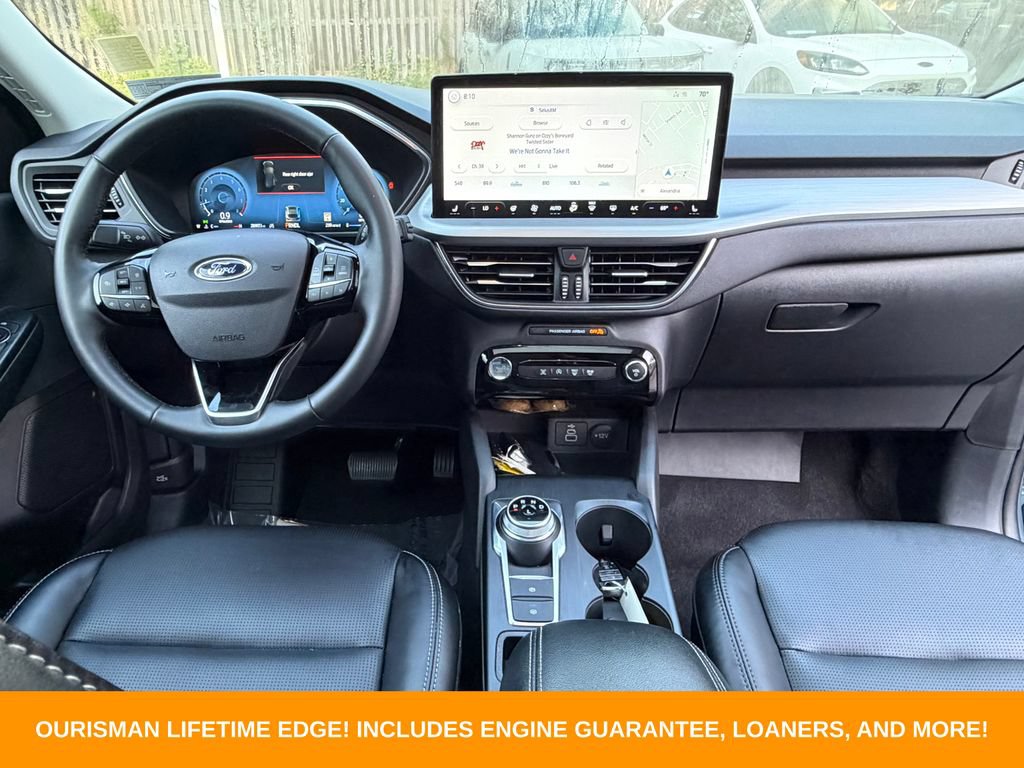 Used 2025 Ford Escape Platinum AWD/4WD image 11