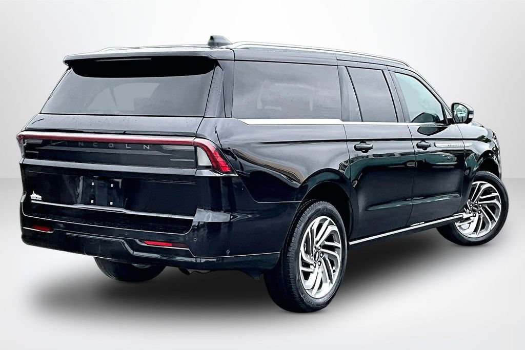 Used 2025 Lincoln Navigator L Reserve AWD/4WD image 6
