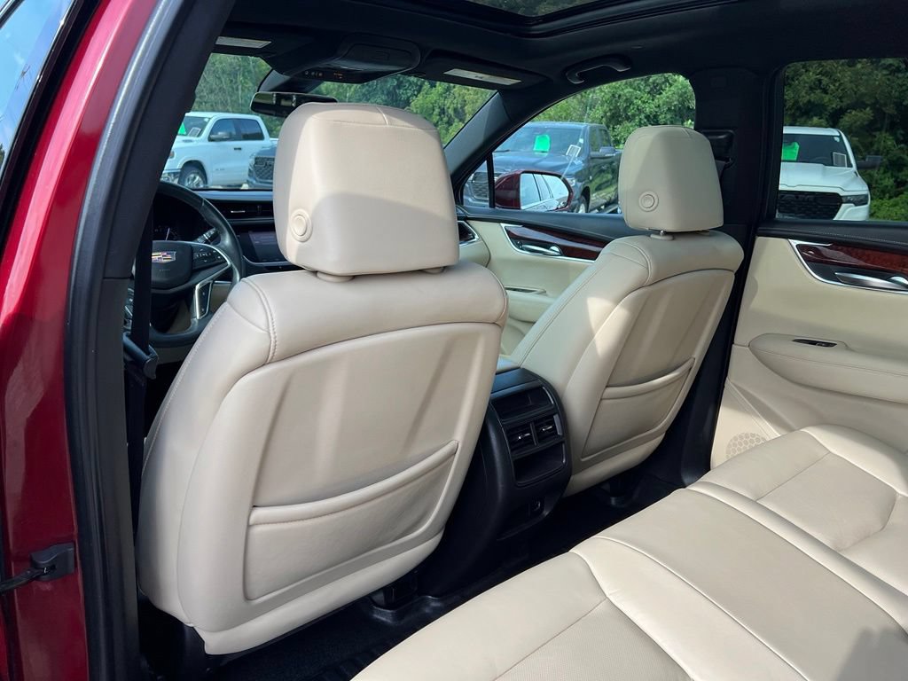 Used 2017 Cadillac XT5 Luxury w/ Driver Awareness Package FWD image 27
