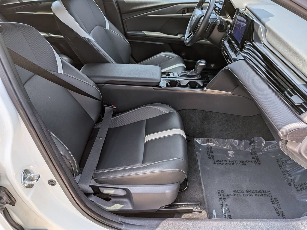 Used 2025 Toyota Camry SE FWD image 30