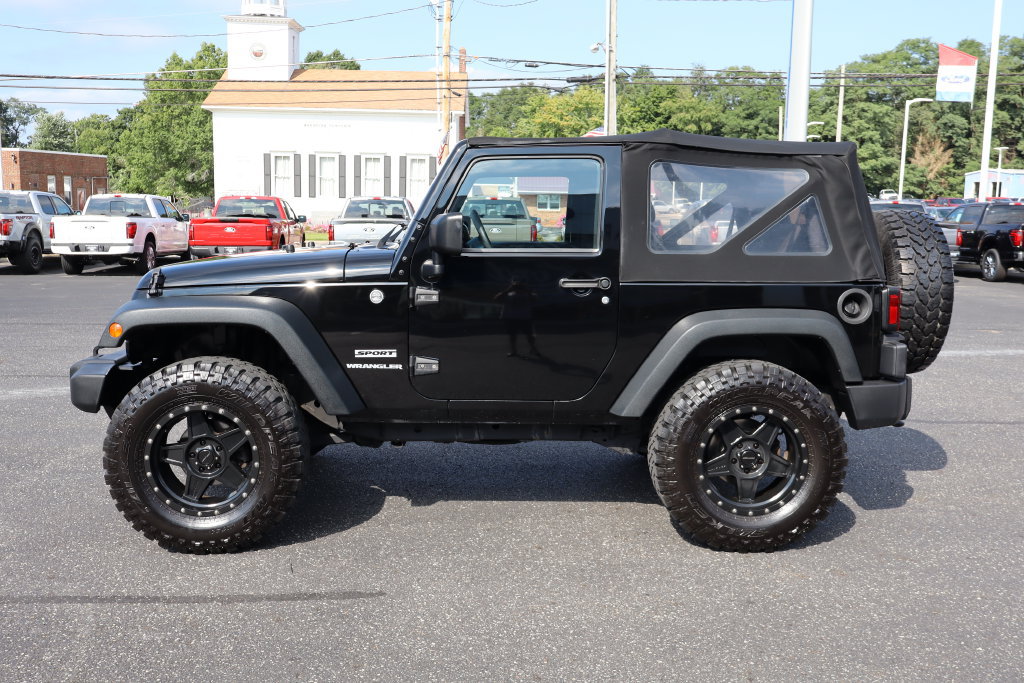 Used 2015 Jeep Wrangler Sport w/ Trailer Tow Group AWD/4WD image 12
