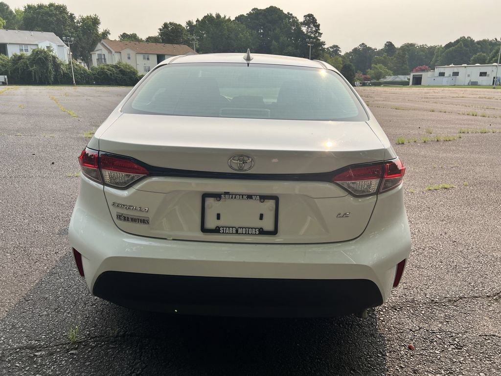 Used 2025 Toyota Corolla LE FWD image 4