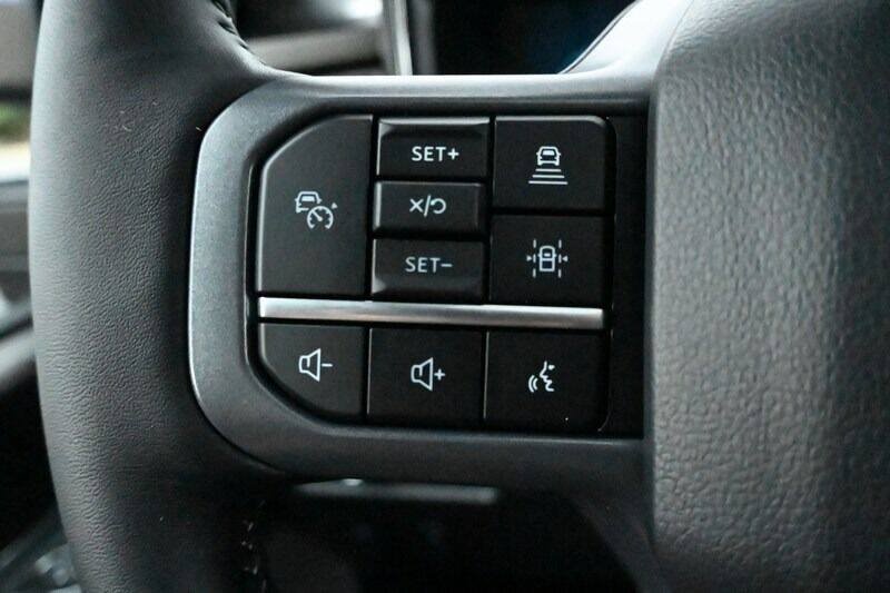 Used 2023 Ford F350 Lariat w/ Lariat Ultimate Package AWD/4WD image 34