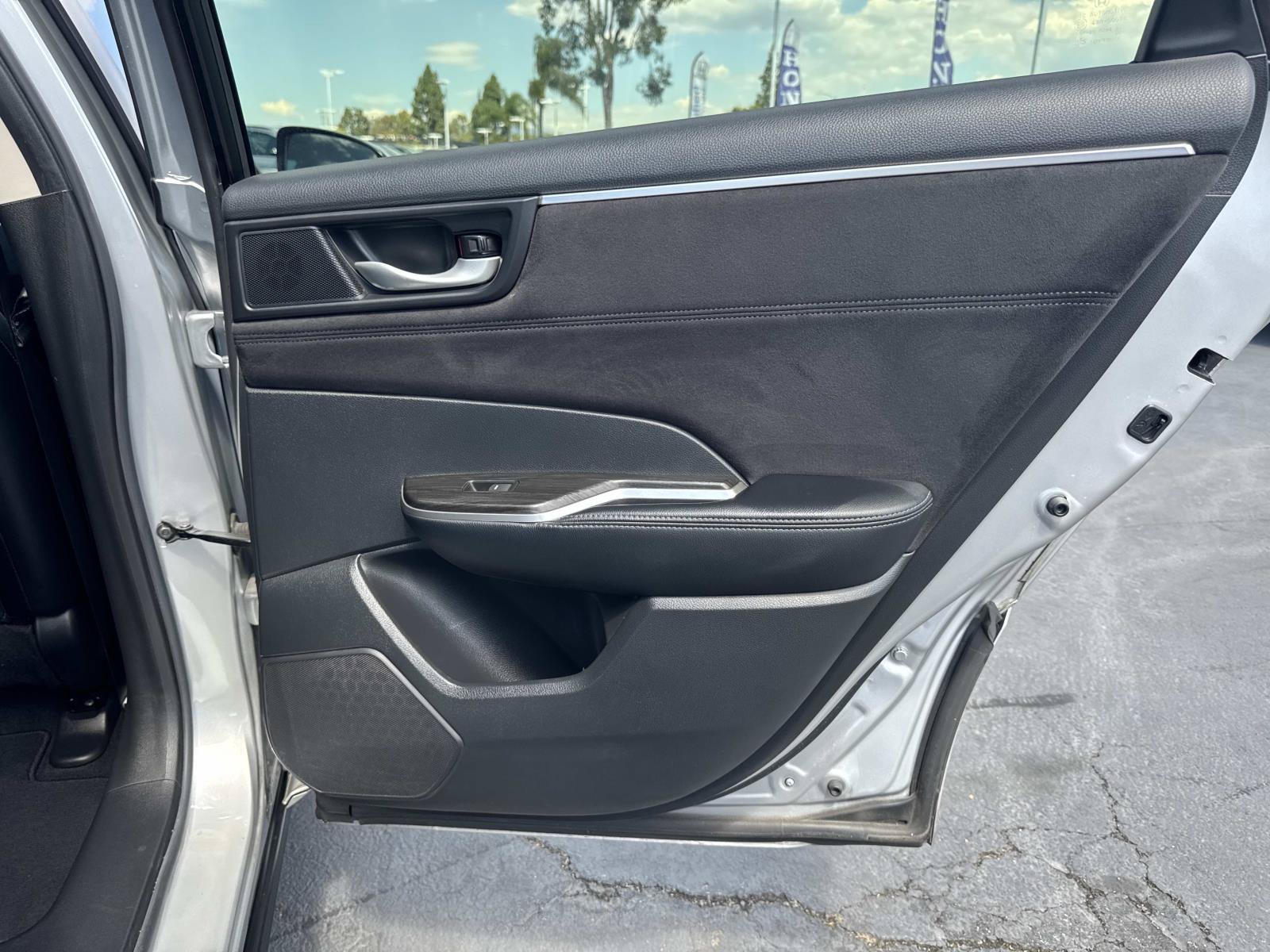 Certified 2019 Honda Clarity Touring image 33