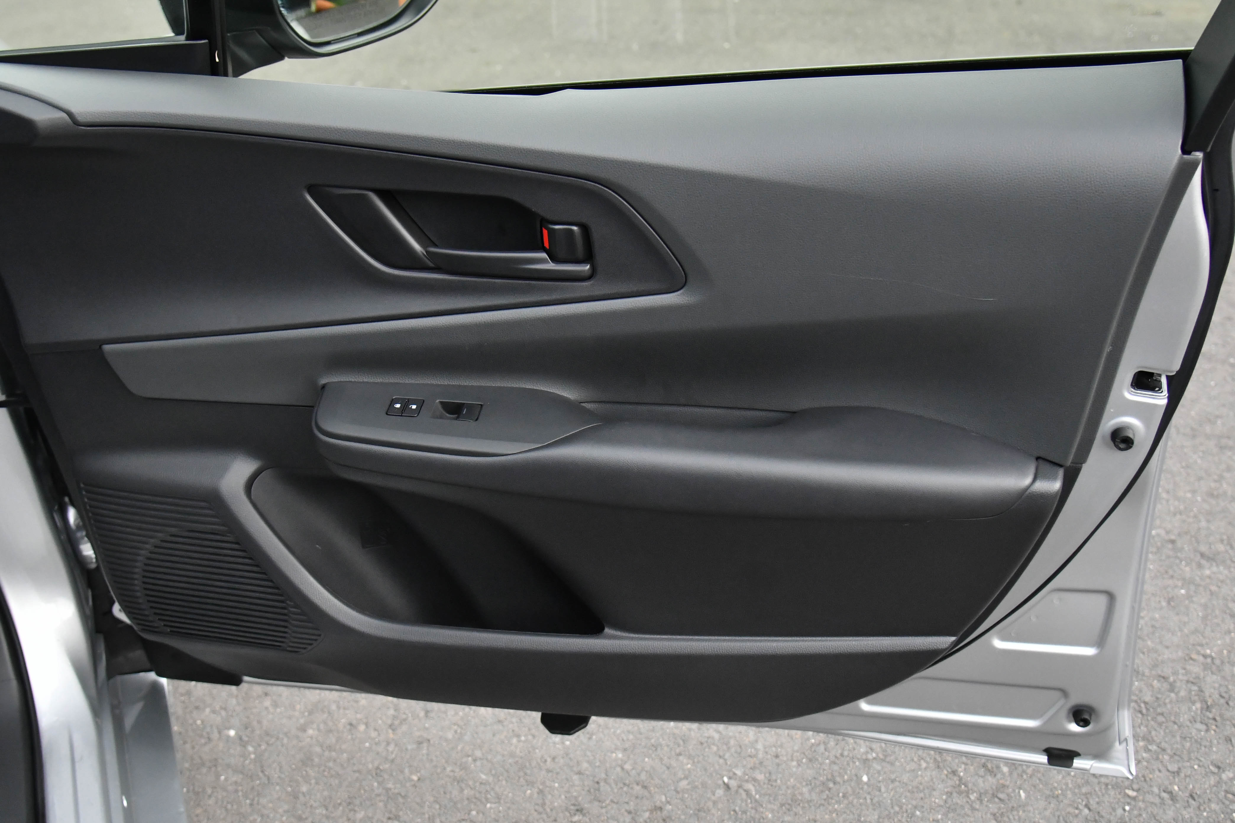 Used 2024 Toyota Prius LE image 40