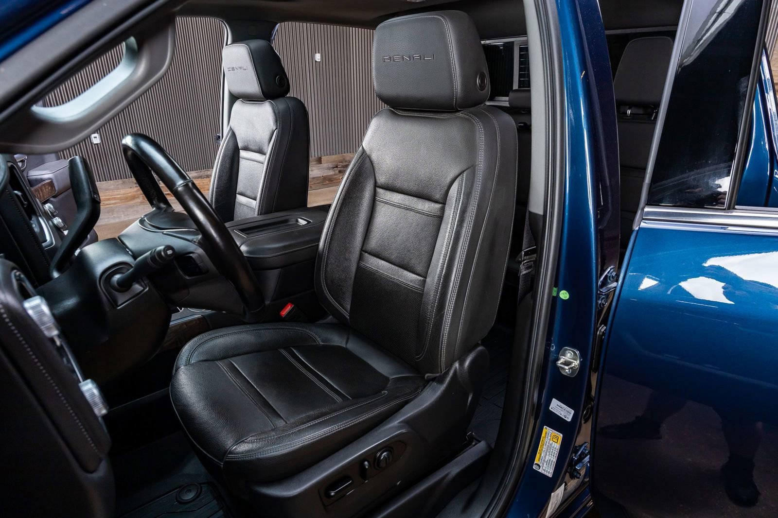 Used 2020 GMC Sierra 2500 Denali w/ Denali Ultimate Package image 29