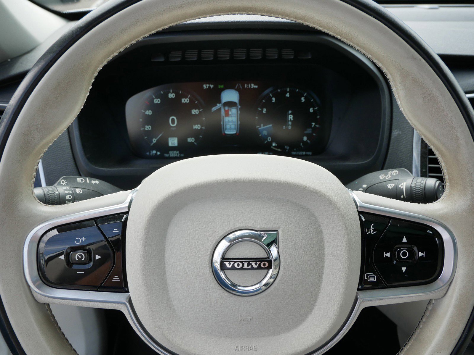 Used 2017 Volvo XC90 T6 Momentum AWD/4WD image 23