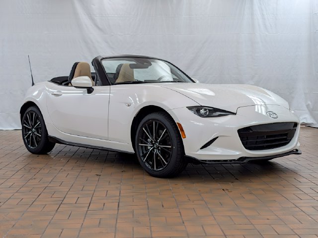 New 2026 MAZDA MX-5 Miata Grand Touring w/ Appearance Package RWD image 2