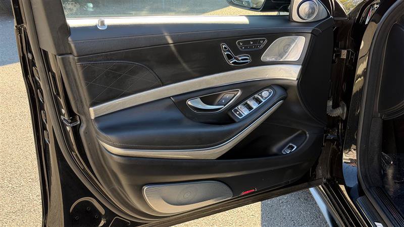 Used 2015 Mercedes-Benz S 63 AMG 4MATIC Sedan image 20