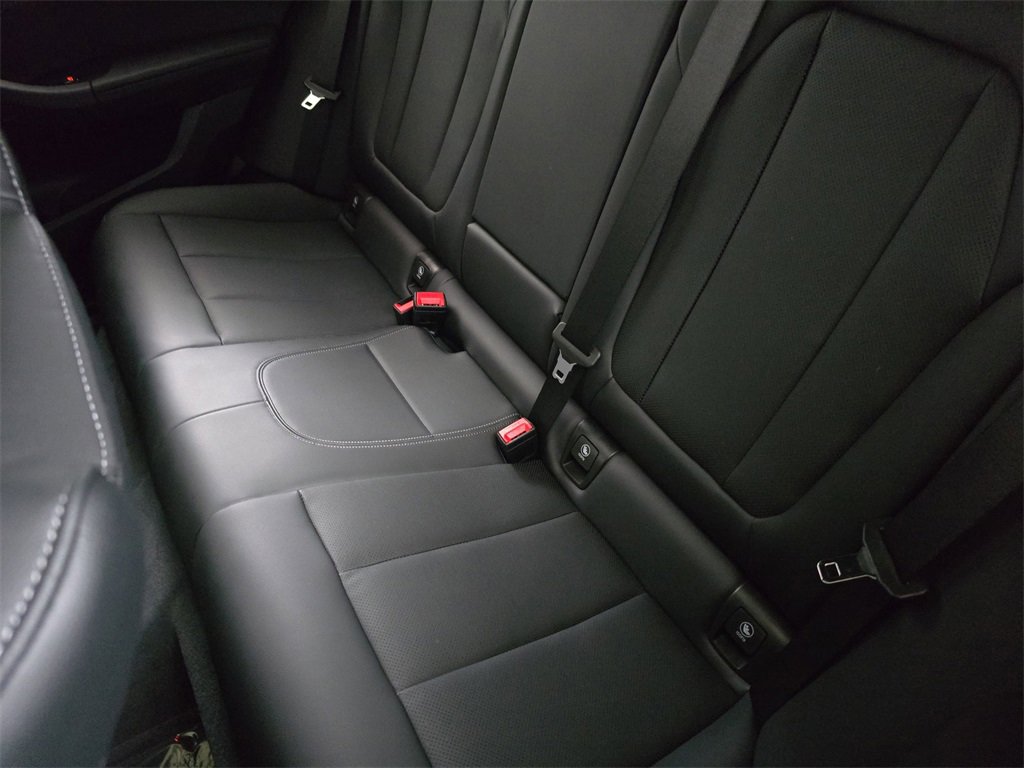 Used 2023 BMW X4 xDrive30i w/ M Sport Package image 17