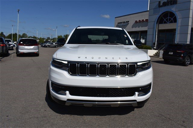 Used 2025 Jeep Wagoneer Series III w/ Premium Group I image 4