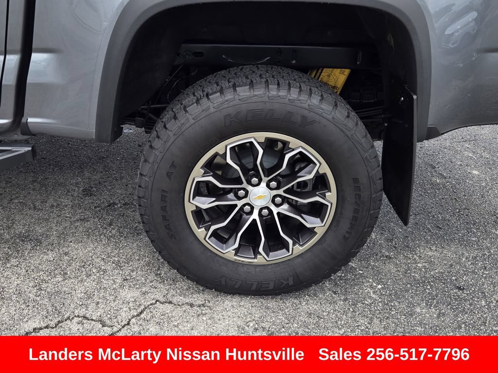 Used 2022 Chevrolet Colorado ZR2 AWD/4WD image 12