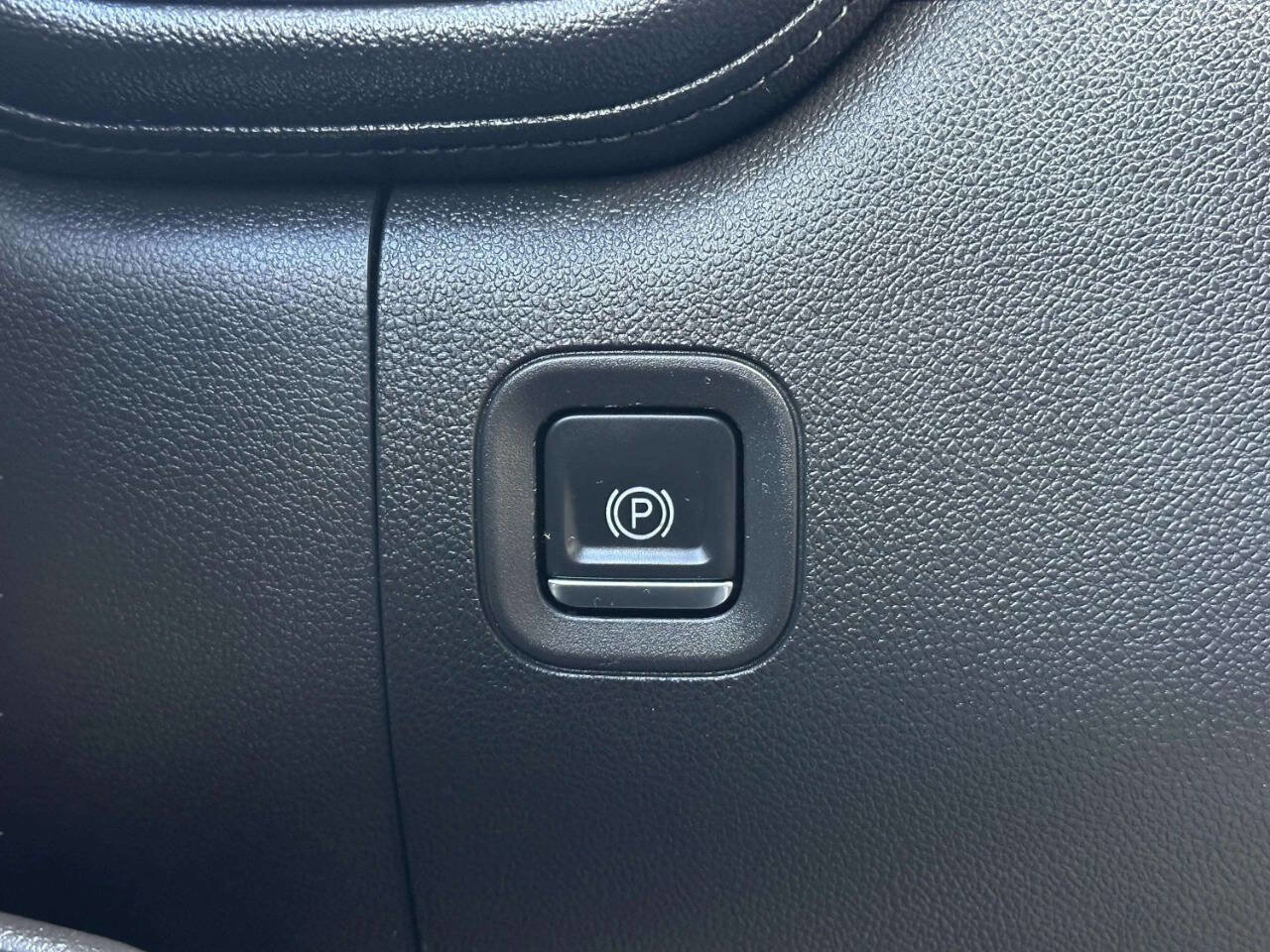 Used 2019 Chevrolet Silverado 1500 LT w/ All-Star Edition image 26