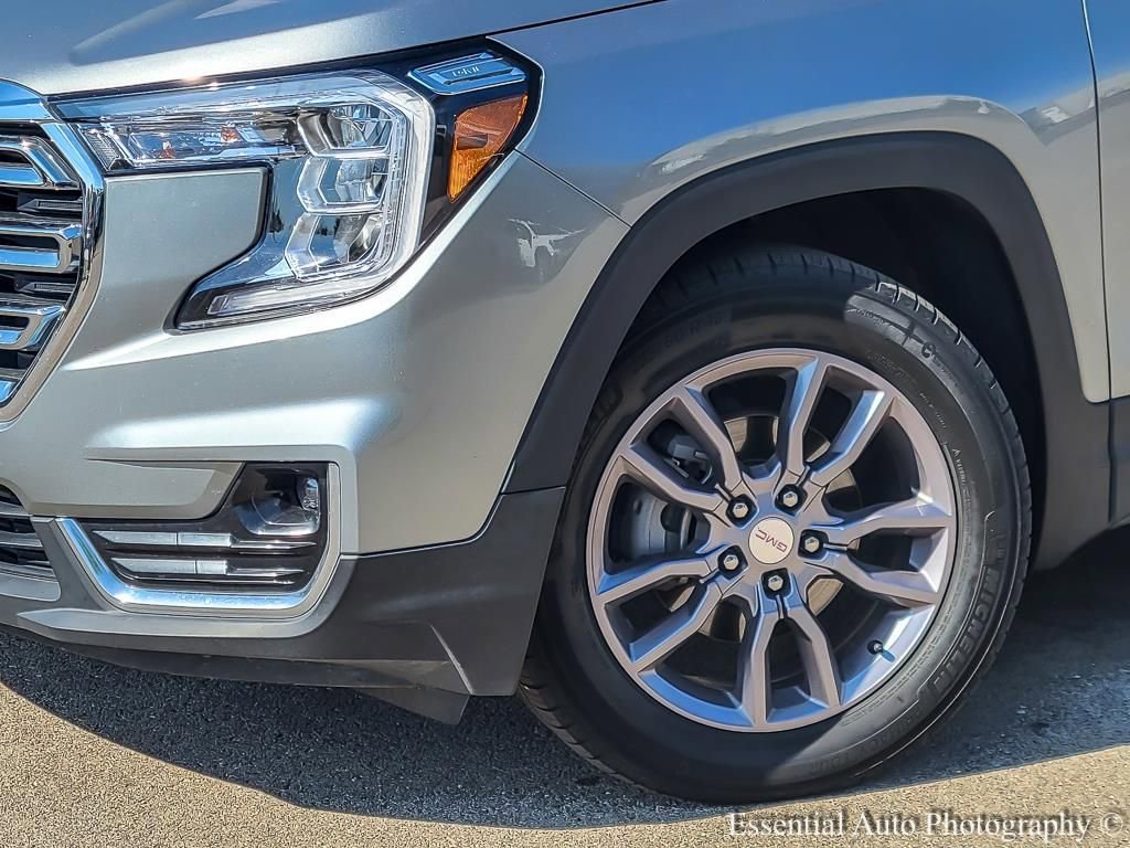Used 2023 GMC Terrain SLT image 4
