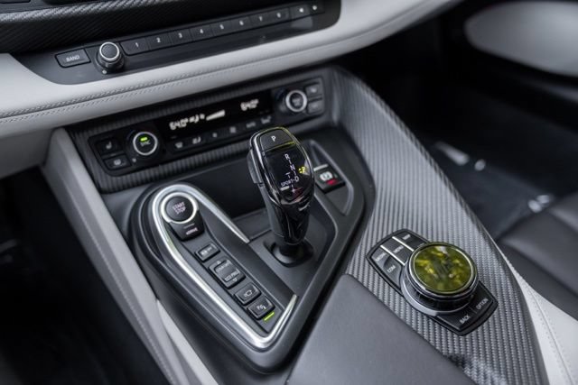 Used 2020 BMW i8 Coupe AWD/4WD image 41