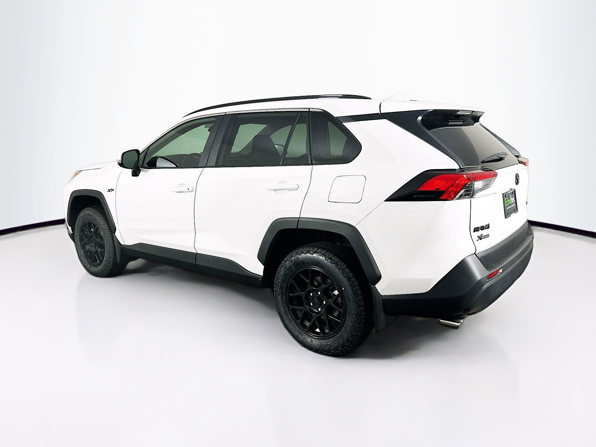 Used 2025 Toyota RAV4 XLE w/ Convenience Package FWD image 5