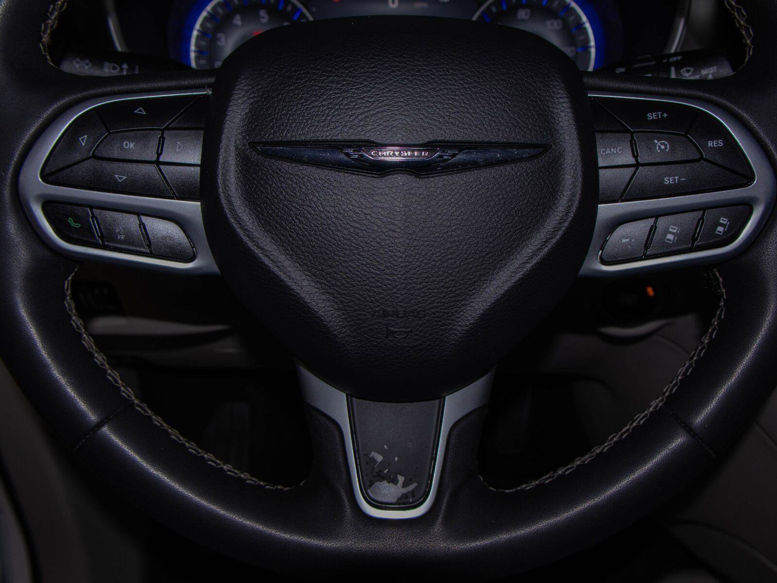 Used 2022 Chrysler Pacifica Touring-L FWD image 11