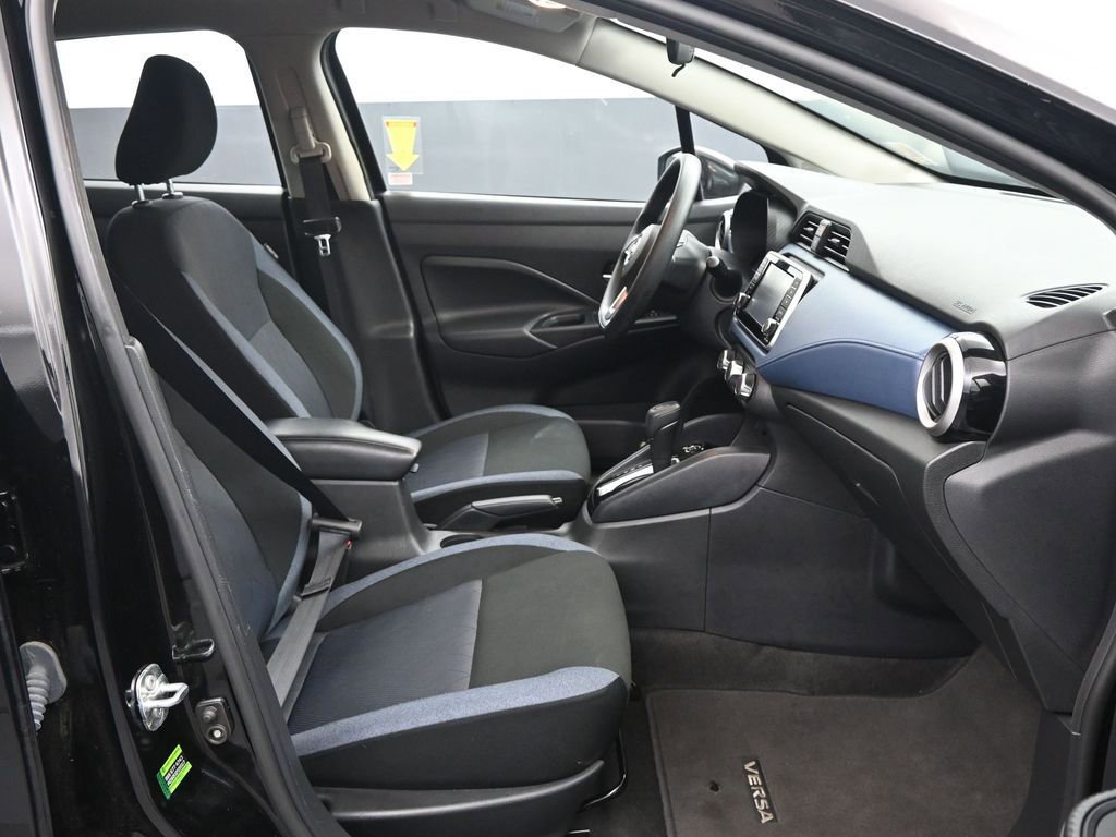 Used 2025 Nissan Versa SV image 11