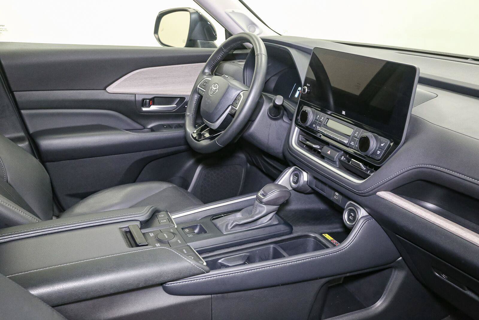 Certified 2024 Toyota Grand Highlander AWD image 22